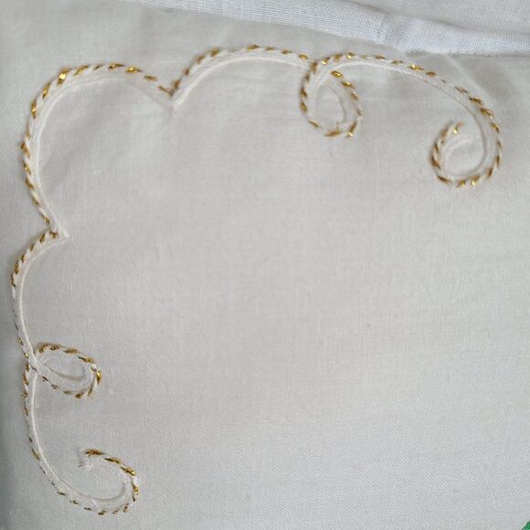Christmas Poinsettia Embroidered Throw Pillow Gold Cord Scalloped Ruffle Vintage - Picture 7 of 16